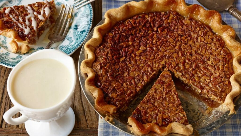 Tasty Pecan Cheesecake Pie Formula - feastfulcuisine.com