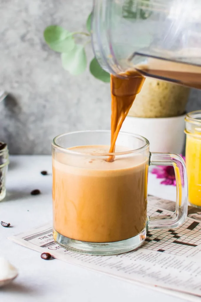 Café Bulletproof merveilleux dans une tasse