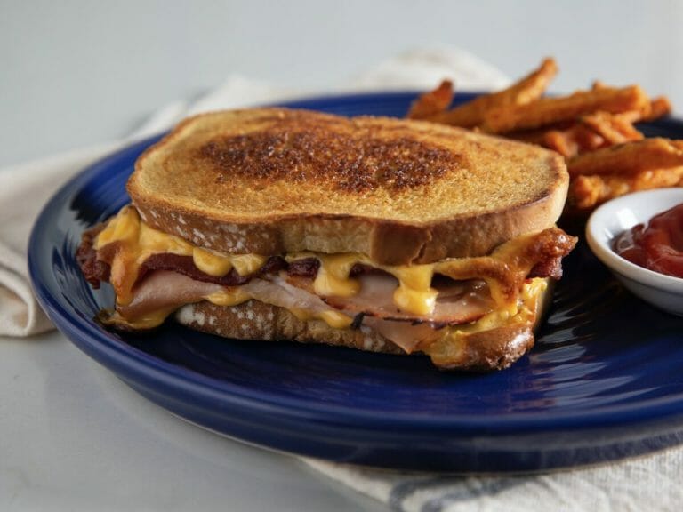 Cheesy Turkey Melt Sandwich Recipe