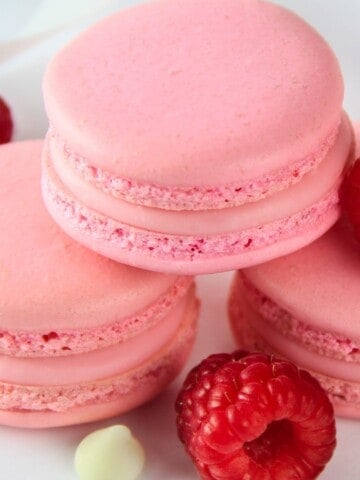 framboise rose macarons